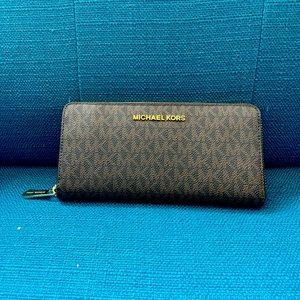 Micheal Kors Wallet